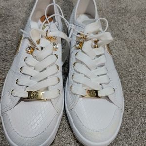 Guess sneaker with gems hold and white size 8